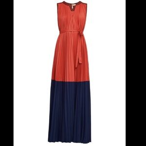 BCBGMaxAzria Dresses - NWT BCBG Adelaide Pleated Dress sz S BCBGMaxAzria Dresses - NWT BCBG Adelaide Pleated Dress sz S